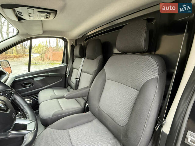 Серый Рено Трафик, объемом двигателя 2 л и пробегом 98 тыс. км за 25800 $, фото 32 на Automoto.ua