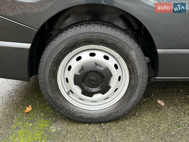 Серый Рено Трафик, объемом двигателя 2 л и пробегом 98 тыс. км за 25800 $, фото 18 на Automoto.ua