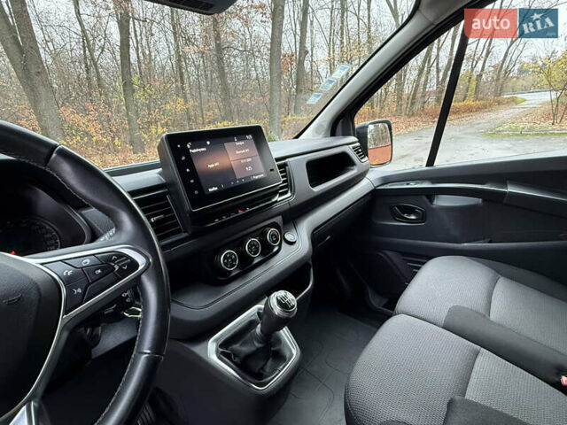 Серый Рено Трафик, объемом двигателя 2 л и пробегом 98 тыс. км за 25800 $, фото 33 на Automoto.ua