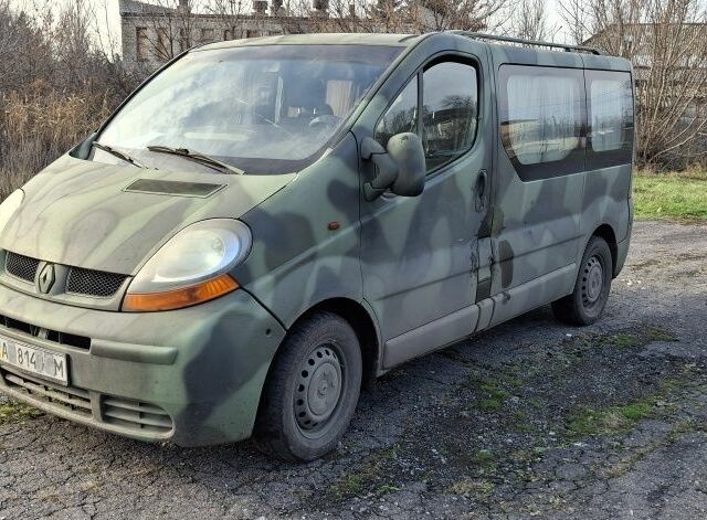 Серый Рено Трафик, объемом двигателя 1.4 л и пробегом 363 тыс. км за 7500 $, фото 1 на Automoto.ua