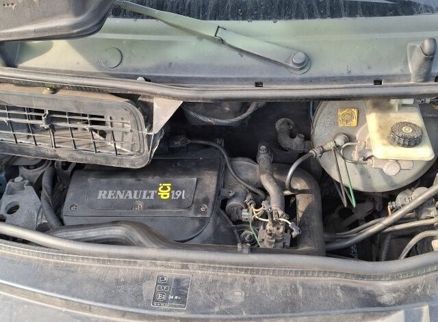 Серый Рено Трафик, объемом двигателя 1.4 л и пробегом 363 тыс. км за 7500 $, фото 5 на Automoto.ua