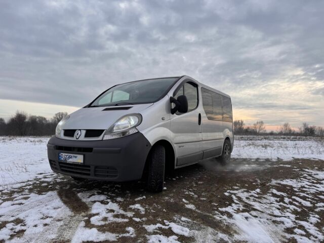 Серый Рено Трафик, объемом двигателя 2 л и пробегом 500 тыс. км за 6000 $, фото 4 на Automoto.ua