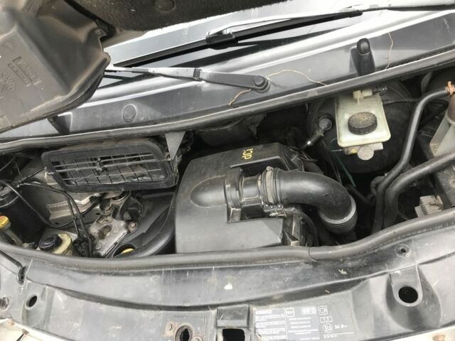 Сірий Рено Трафік, об'ємом двигуна 2.5 л та пробігом 385 тис. км за 5500 $, фото 4 на Automoto.ua