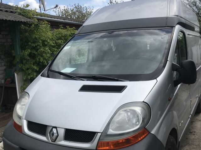Сірий Рено Трафік, об'ємом двигуна 2.5 л та пробігом 385 тис. км за 5500 $, фото 1 на Automoto.ua