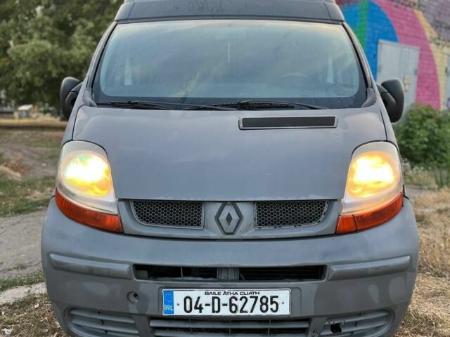 Серый Рено Трафик, объемом двигателя 0 л и пробегом 200 тыс. км за 3400 $, фото 3 на Automoto.ua