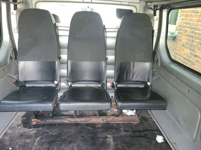 Сірий Рено Трафік, об'ємом двигуна 2.5 л та пробігом 298 тис. км за 5013 $, фото 6 на Automoto.ua