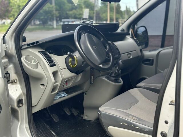 Сірий Рено Трафік, об'ємом двигуна 2 л та пробігом 305 тис. км за 9300 $, фото 5 на Automoto.ua
