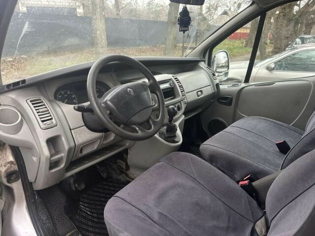 Сірий Рено Трафік, об'ємом двигуна 2 л та пробігом 100 тис. км за 3600 $, фото 5 на Automoto.ua