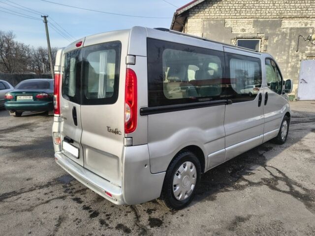 Серый Рено Трафик, объемом двигателя 2 л и пробегом 1 тыс. км за 8300 $, фото 2 на Automoto.ua