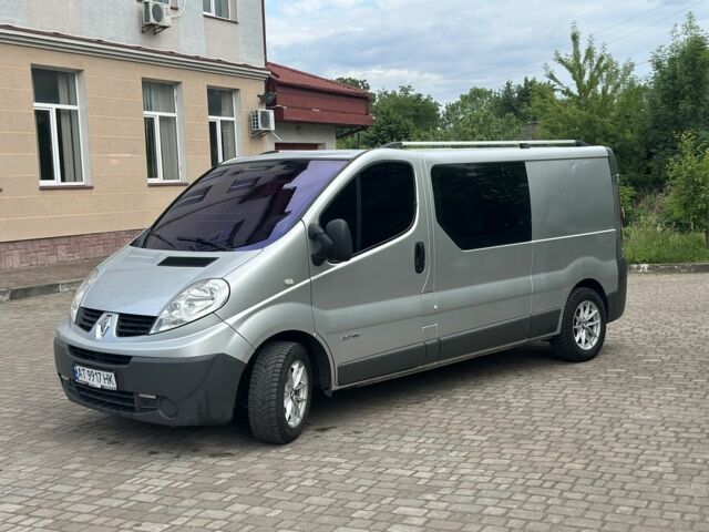 Сірий Рено Трафік, об'ємом двигуна 2 л та пробігом 305 тис. км за 9300 $, фото 3 на Automoto.ua