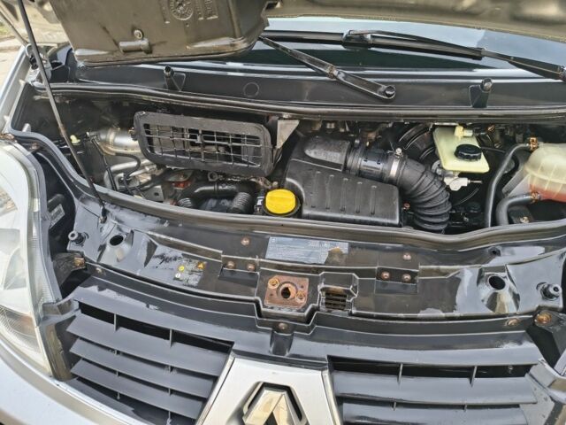 Серый Рено Трафик, объемом двигателя 2 л и пробегом 1 тыс. км за 8300 $, фото 3 на Automoto.ua