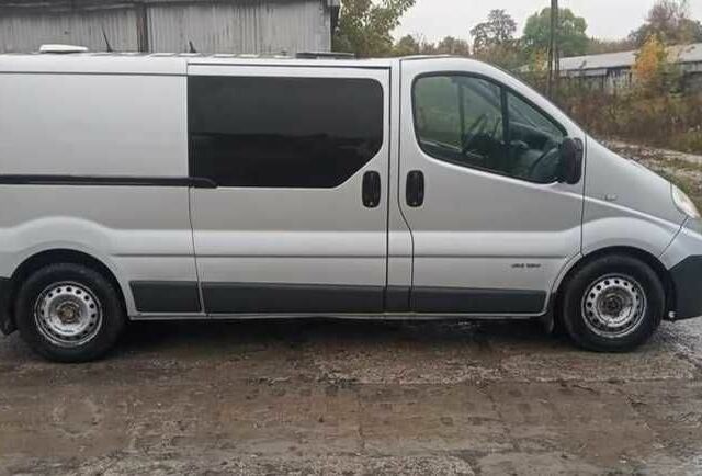Сірий Рено Трафік, об'ємом двигуна 2.5 л та пробігом 297 тис. км за 4658 $, фото 3 на Automoto.ua