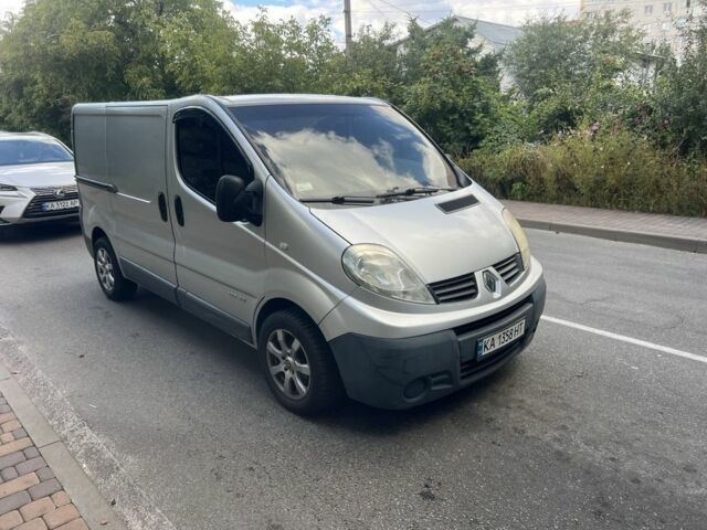 Сірий Рено Трафік, об'ємом двигуна 2.5 л та пробігом 295 тис. км за 7500 $, фото 1 на Automoto.ua
