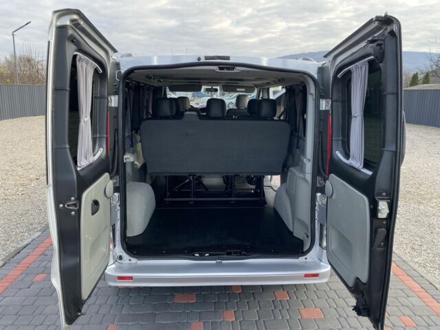 Серый Рено Трафик, объемом двигателя 2 л и пробегом 348 тыс. км за 12700 $, фото 4 на Automoto.ua