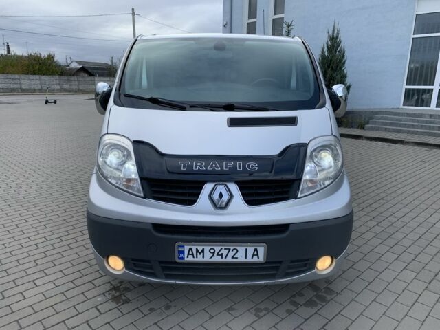 Серый Рено Трафик, объемом двигателя 2 л и пробегом 261 тыс. км за 14200 $, фото 3 на Automoto.ua