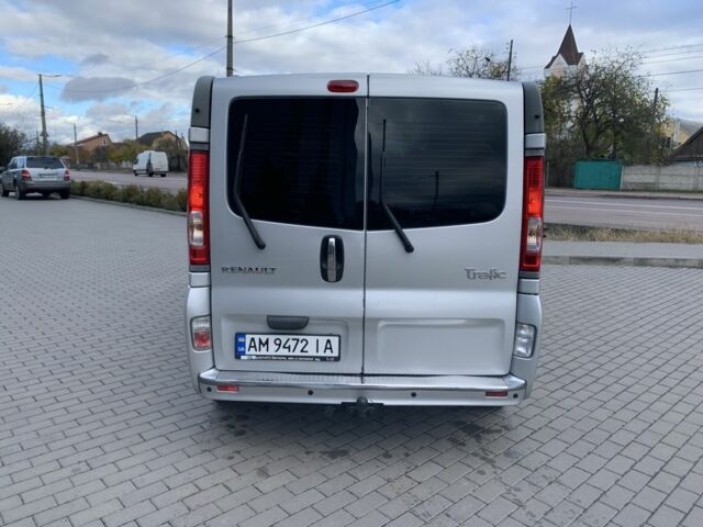 Серый Рено Трафик, объемом двигателя 2 л и пробегом 261 тыс. км за 14200 $, фото 2 на Automoto.ua