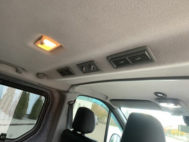 Серый Рено Трафик, объемом двигателя 2 л и пробегом 261 тыс. км за 14200 $, фото 7 на Automoto.ua