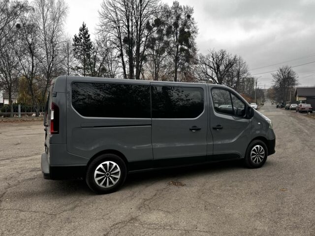 Серый Рено Трафик, объемом двигателя 2 л и пробегом 230 тыс. км за 26770 $, фото 5 на Automoto.ua