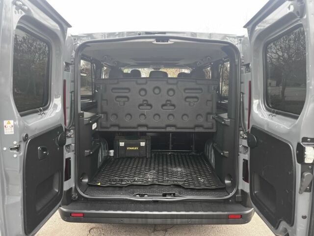 Серый Рено Трафик, объемом двигателя 2 л и пробегом 230 тыс. км за 26770 $, фото 17 на Automoto.ua