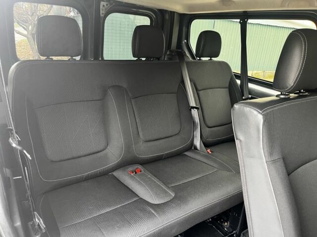 Серый Рено Трафик, объемом двигателя 2 л и пробегом 230 тыс. км за 26770 $, фото 15 на Automoto.ua