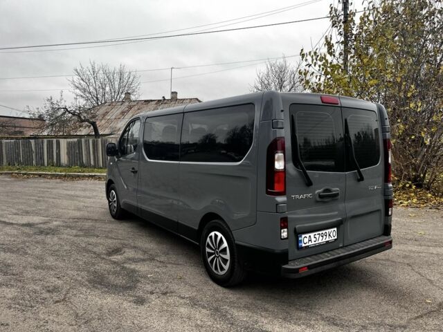 Серый Рено Трафик, объемом двигателя 2 л и пробегом 230 тыс. км за 26770 $, фото 8 на Automoto.ua