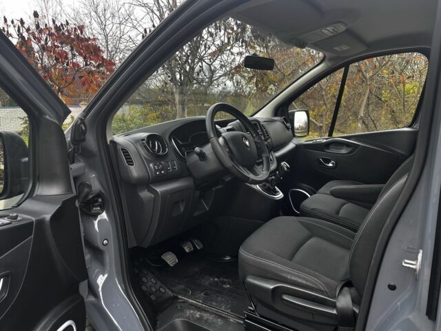 Серый Рено Трафик, объемом двигателя 2 л и пробегом 230 тыс. км за 26770 $, фото 9 на Automoto.ua