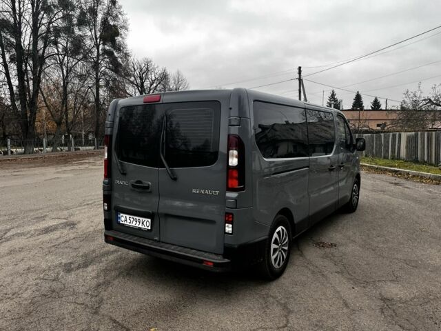Серый Рено Трафик, объемом двигателя 2 л и пробегом 230 тыс. км за 26770 $, фото 4 на Automoto.ua