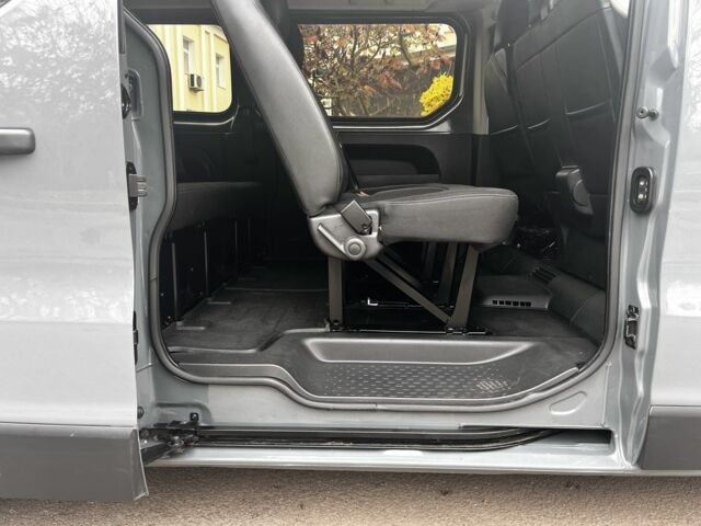 Серый Рено Трафик, объемом двигателя 2 л и пробегом 230 тыс. км за 26770 $, фото 12 на Automoto.ua