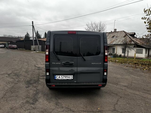 Серый Рено Трафик, объемом двигателя 2 л и пробегом 230 тыс. км за 26770 $, фото 6 на Automoto.ua