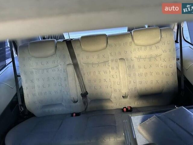 Серый Рено Трафик, объемом двигателя 2.5 л и пробегом 280 тыс. км за 4500 $, фото 7 на Automoto.ua