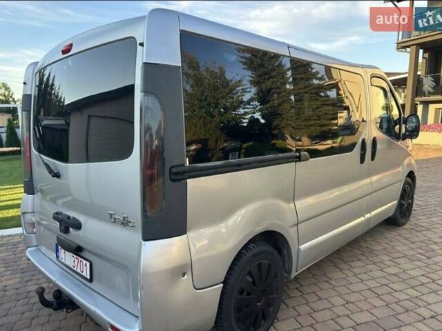 Серый Рено Трафик, объемом двигателя 2.5 л и пробегом 280 тыс. км за 4500 $, фото 3 на Automoto.ua