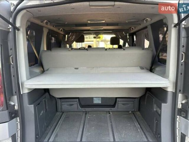 Серый Рено Трафик, объемом двигателя 2.5 л и пробегом 280 тыс. км за 4500 $, фото 12 на Automoto.ua