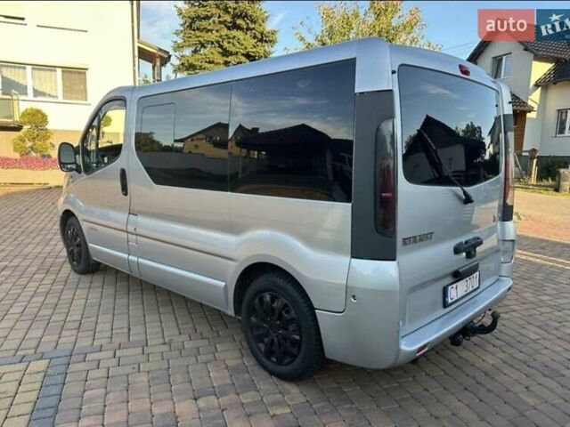 Серый Рено Трафик, объемом двигателя 2.5 л и пробегом 280 тыс. км за 4500 $, фото 2 на Automoto.ua