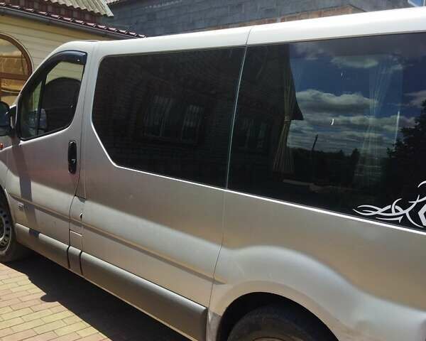 Серый Рено Трафик, объемом двигателя 1.9 л и пробегом 350 тыс. км за 7000 $, фото 3 на Automoto.ua