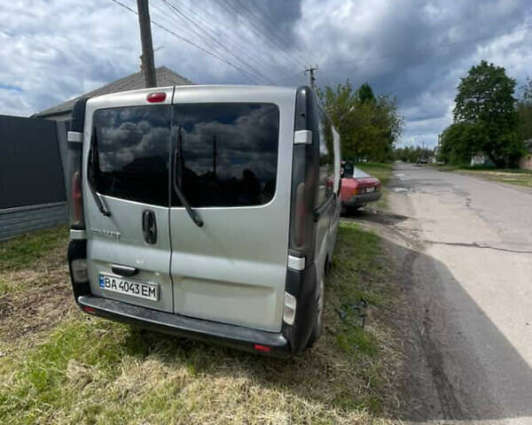 Серый Рено Трафик, объемом двигателя 1.87 л и пробегом 300 тыс. км за 6200 $, фото 2 на Automoto.ua