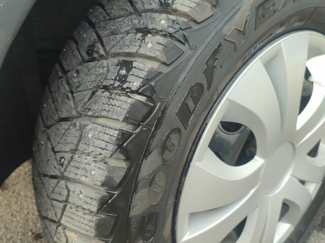 Сірий Рено Трафік, об'ємом двигуна 0 л та пробігом 320 тис. км за 7900 $, фото 2 на Automoto.ua