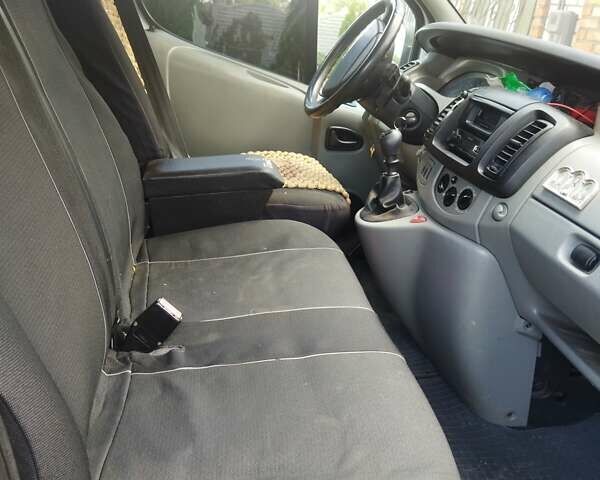 Серый Рено Трафик, объемом двигателя 1.9 л и пробегом 350 тыс. км за 7000 $, фото 5 на Automoto.ua