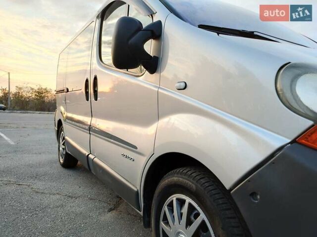 Сірий Рено Трафік, об'ємом двигуна 1.9 л та пробігом 280 тис. км за 6800 $, фото 5 на Automoto.ua