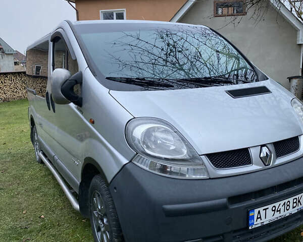 Серый Рено Трафик, объемом двигателя 1.87 л и пробегом 400 тыс. км за 5899 $, фото 2 на Automoto.ua