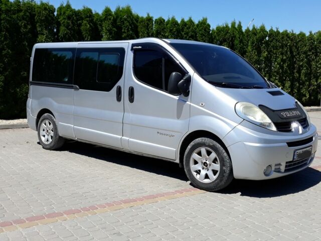 Серый Рено Трафик, объемом двигателя 0 л и пробегом 280 тыс. км за 8000 $, фото 4 на Automoto.ua