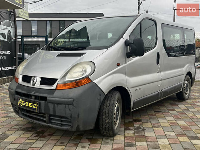 Рено Трафик 2004 в Стрые на Automoto.ua Серый Рено Трафик, объемом двигателя 1.87 л и пробегом 293 тыс. км за 7800 $, фото 2 на Automoto.ua