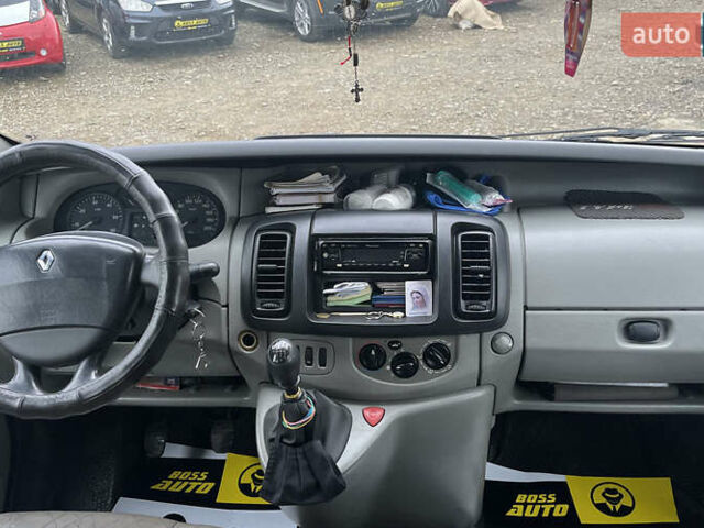 Рено Трафик 2004 в Стрые на Automoto.ua Серый Рено Трафик, объемом двигателя 1.87 л и пробегом 293 тыс. км за 7800 $, фото 14 на Automoto.ua