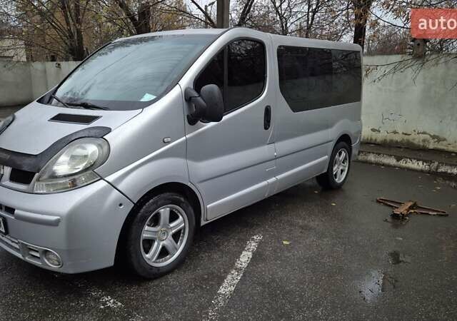 Сірий Рено Трафік, об'ємом двигуна 2.5 л та пробігом 350 тис. км за 8200 $, фото 1 на Automoto.ua