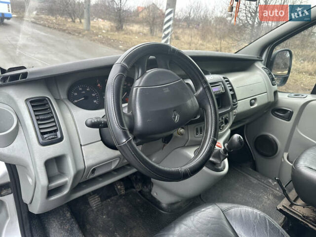 Серый Рено Трафик, объемом двигателя 2.5 л и пробегом 285 тыс. км за 7970 $, фото 7 на Automoto.ua