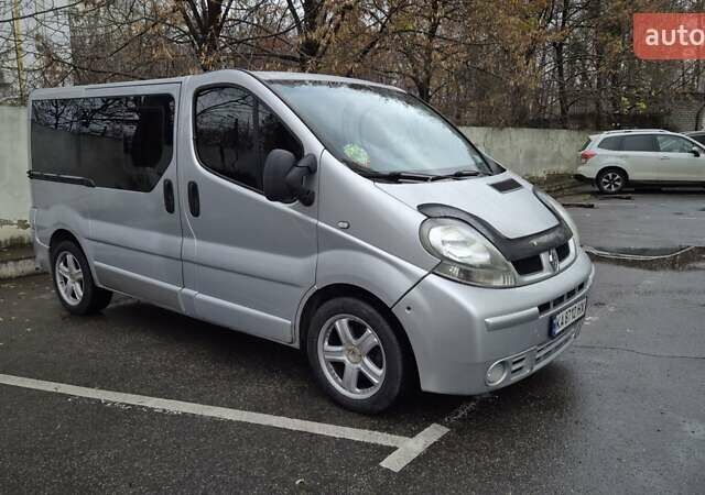 Сірий Рено Трафік, об'ємом двигуна 2.5 л та пробігом 350 тис. км за 8200 $, фото 2 на Automoto.ua