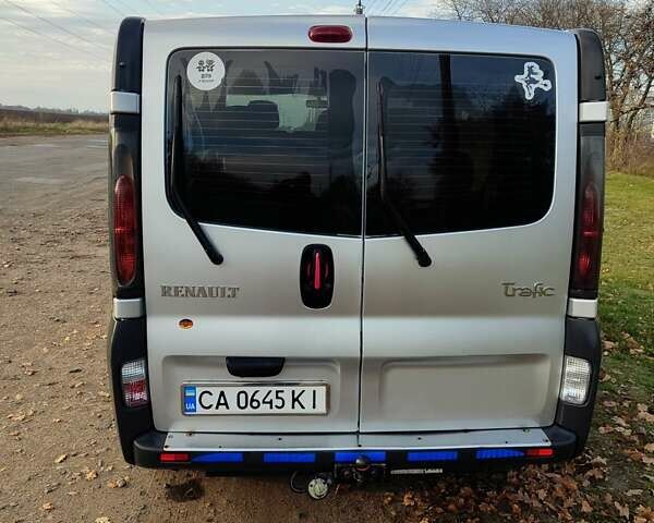 Серый Рено Трафик, объемом двигателя 1.87 л и пробегом 348 тыс. км за 7450 $, фото 6 на Automoto.ua