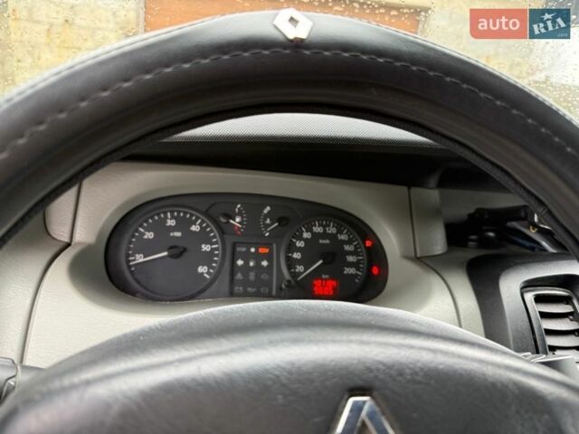 Сірий Рено Трафік, об'ємом двигуна 1.9 л та пробігом 401 тис. км за 5900 $, фото 5 на Automoto.ua