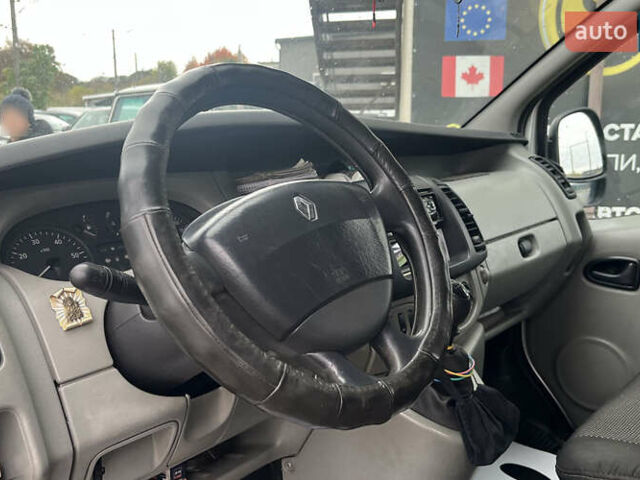 Рено Трафик 2004 в Стрые на Automoto.ua Серый Рено Трафик, объемом двигателя 1.87 л и пробегом 293 тыс. км за 7800 $, фото 17 на Automoto.ua