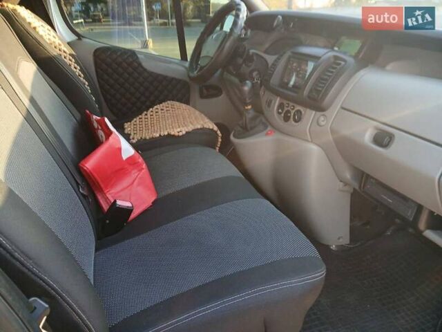 Сірий Рено Трафік, об'ємом двигуна 2.46 л та пробігом 400 тис. км за 7500 $, фото 4 на Automoto.ua