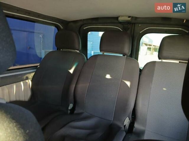 Сірий Рено Трафік, об'ємом двигуна 2.46 л та пробігом 400 тис. км за 7500 $, фото 9 на Automoto.ua